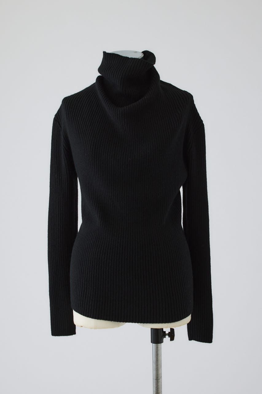 KNITWEAR