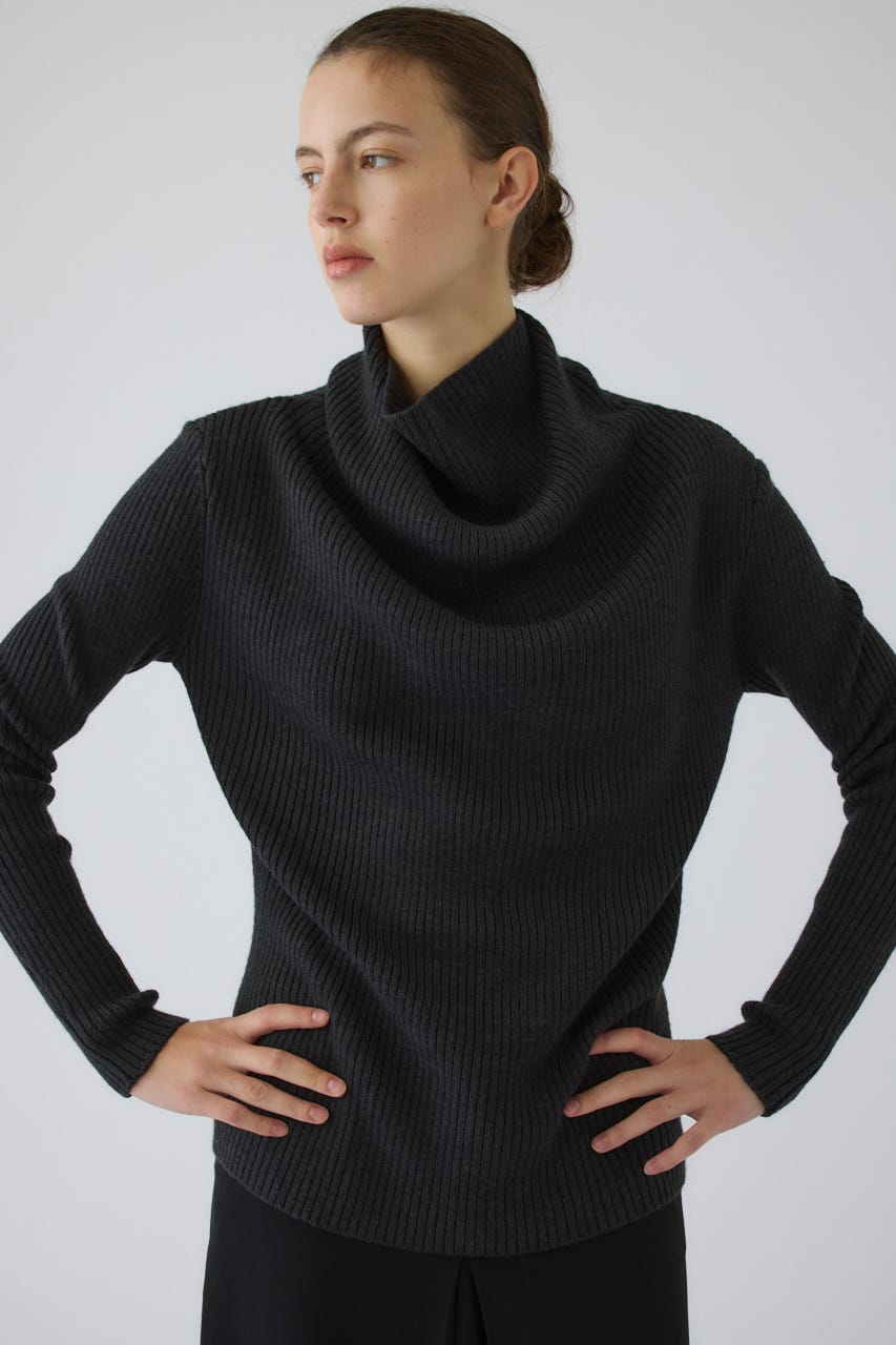 KNITWEAR