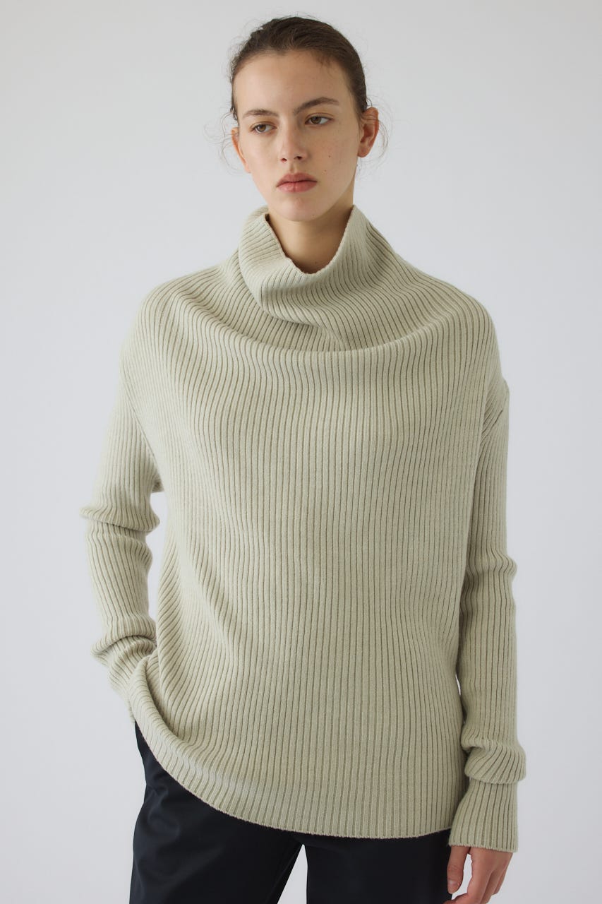 KNITWEAR