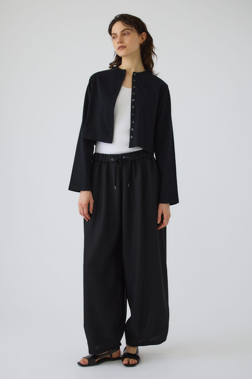 Neck darts cut long T/SH BLK FREE