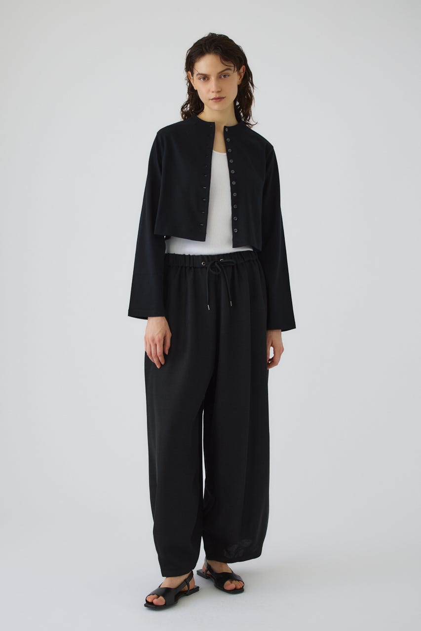 Neck darts cut long T/SH BLK FREE