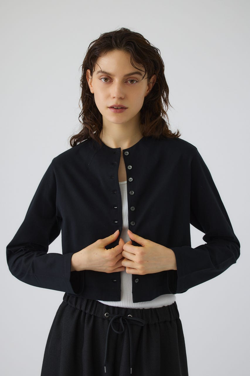 Neck darts cut long T/SH BLK FREE