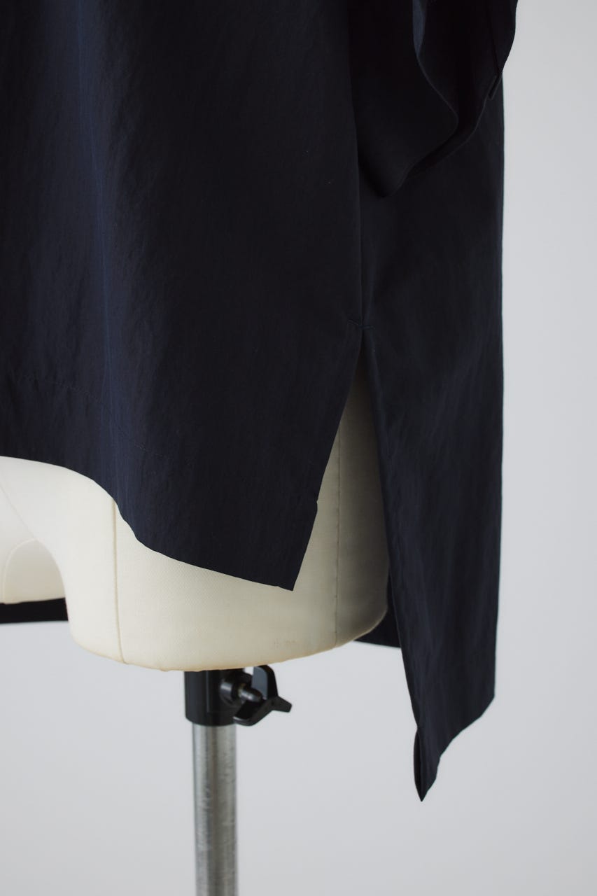 Asymmetric hem woven T/SH D/NVY FREE