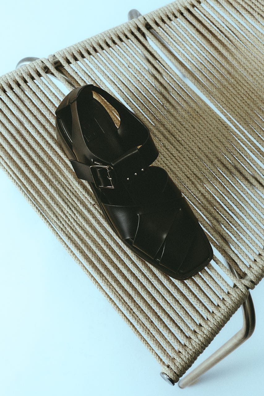 6/5- order start Leather cage sandal BLK 37
