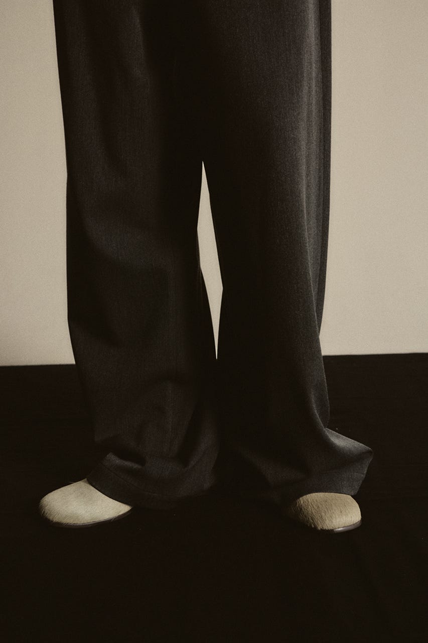 【26FW PRE ORDER】Brushed calf flat GREIGE 36