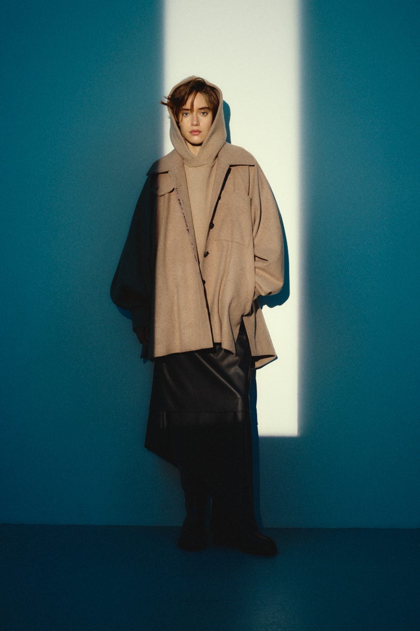 【26FW OUTER PRE ORDER】Round big sleeve CT L/BRN FREE