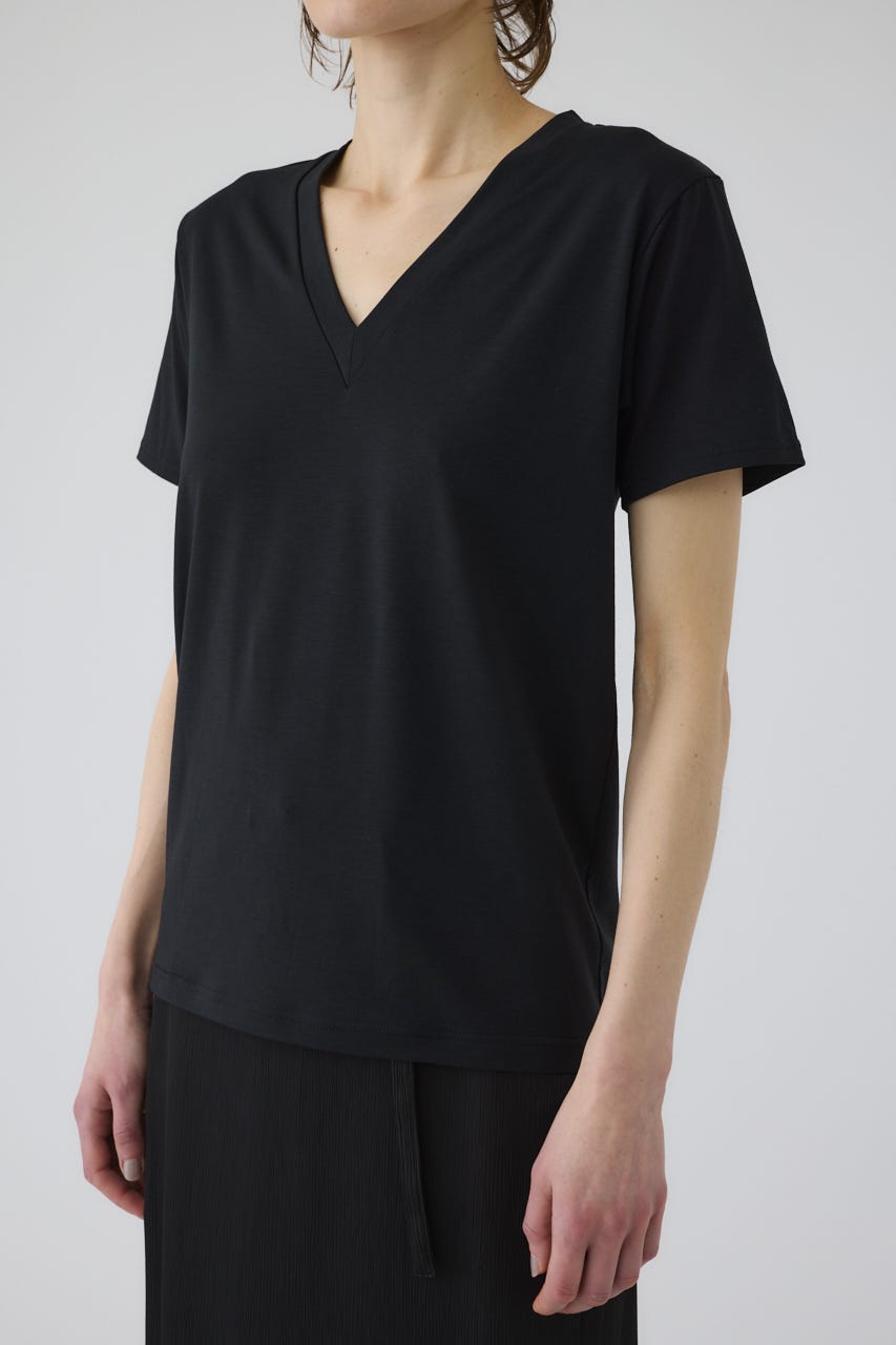 6/17- order start Smooth texture v-neck tee BLK FREE