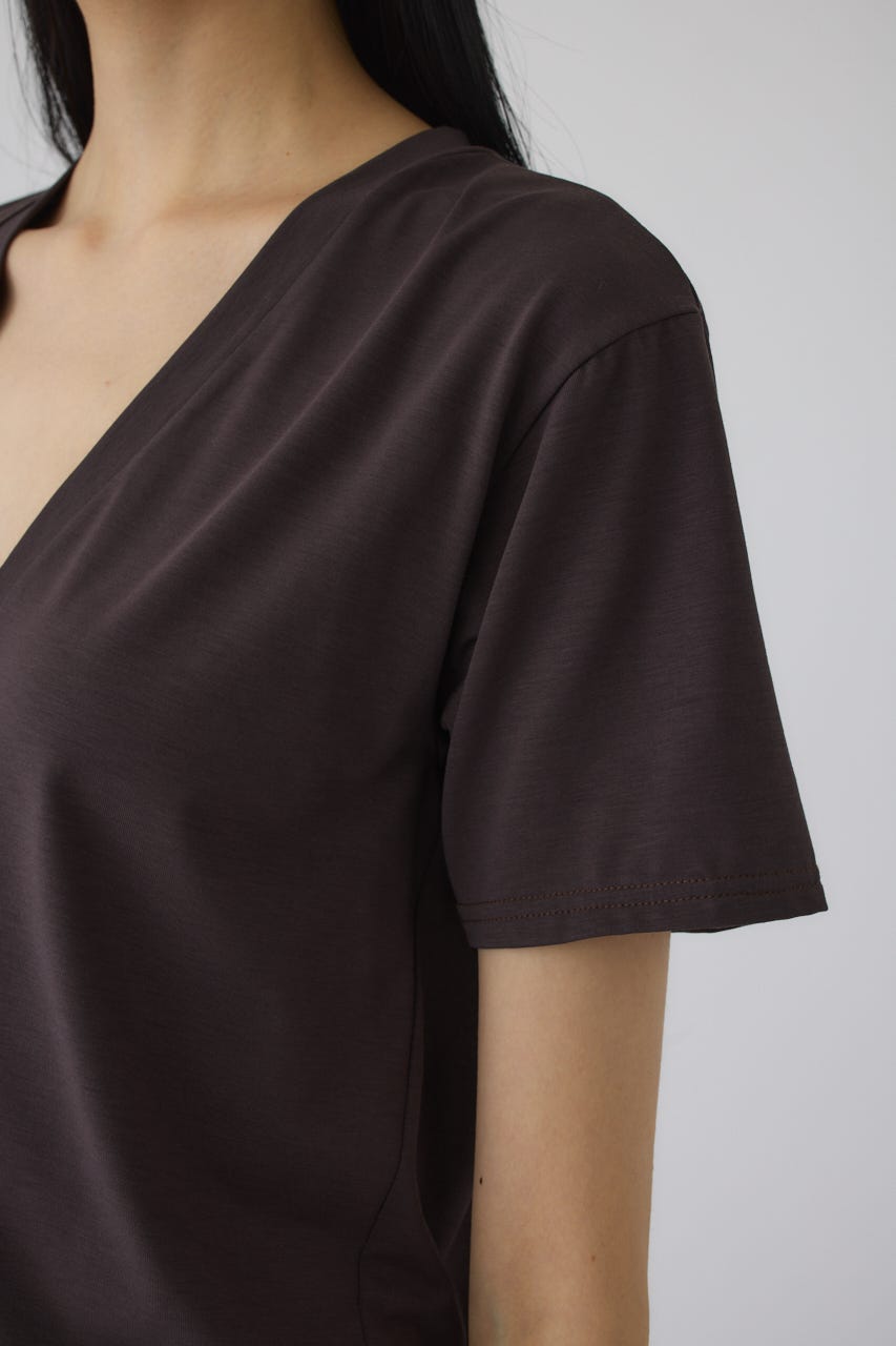 6/17- order start Smooth texture v-neck tee D/BRN FREE
