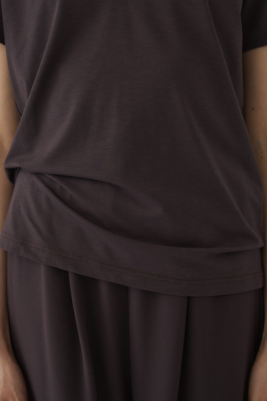 6/17- order start Smooth texture v-neck tee D/BRN FREE