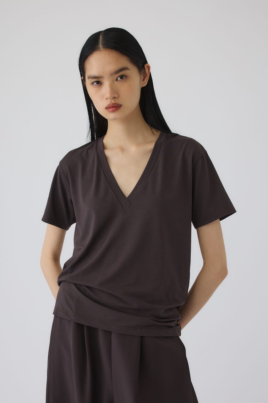 6/17- order start Smooth texture v-neck tee D/BRN FREE