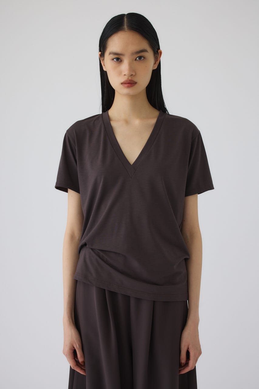 6/17- order start Smooth texture v-neck tee D/BRN FREE