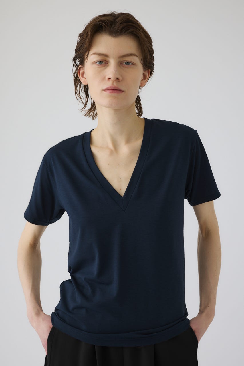 6/17- order start Smooth texture v-neck tee NVY FREE