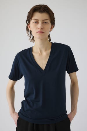6/17- order start Smooth texture v-neck tee