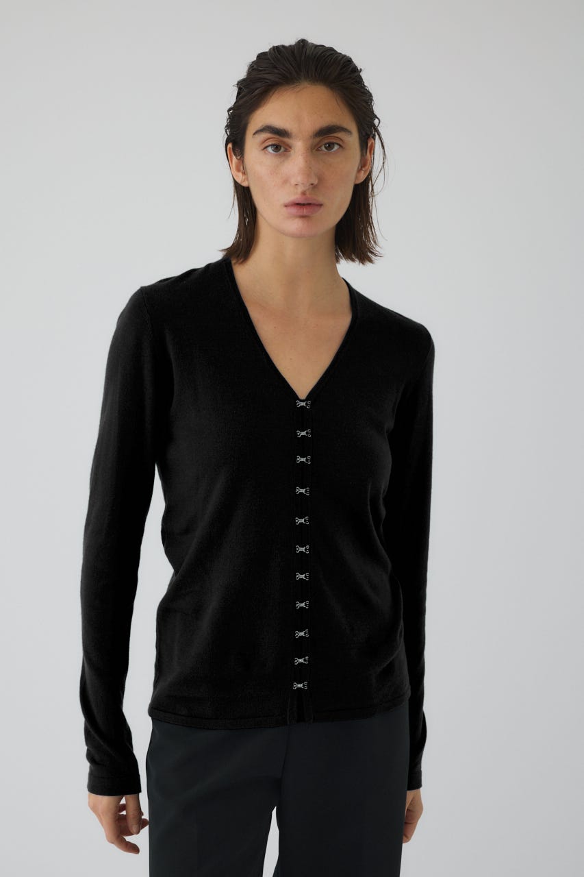 1/1- order start Many hook V neck tops BLK FREE