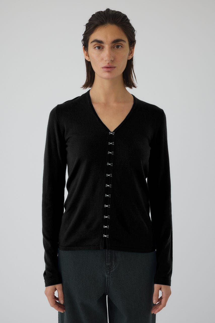 1/1- order start Many hook V neck tops BLK FREE