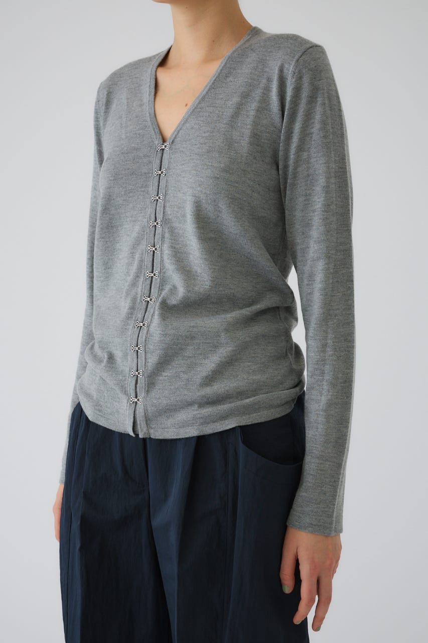 Many hook V neck tops GRY FREE