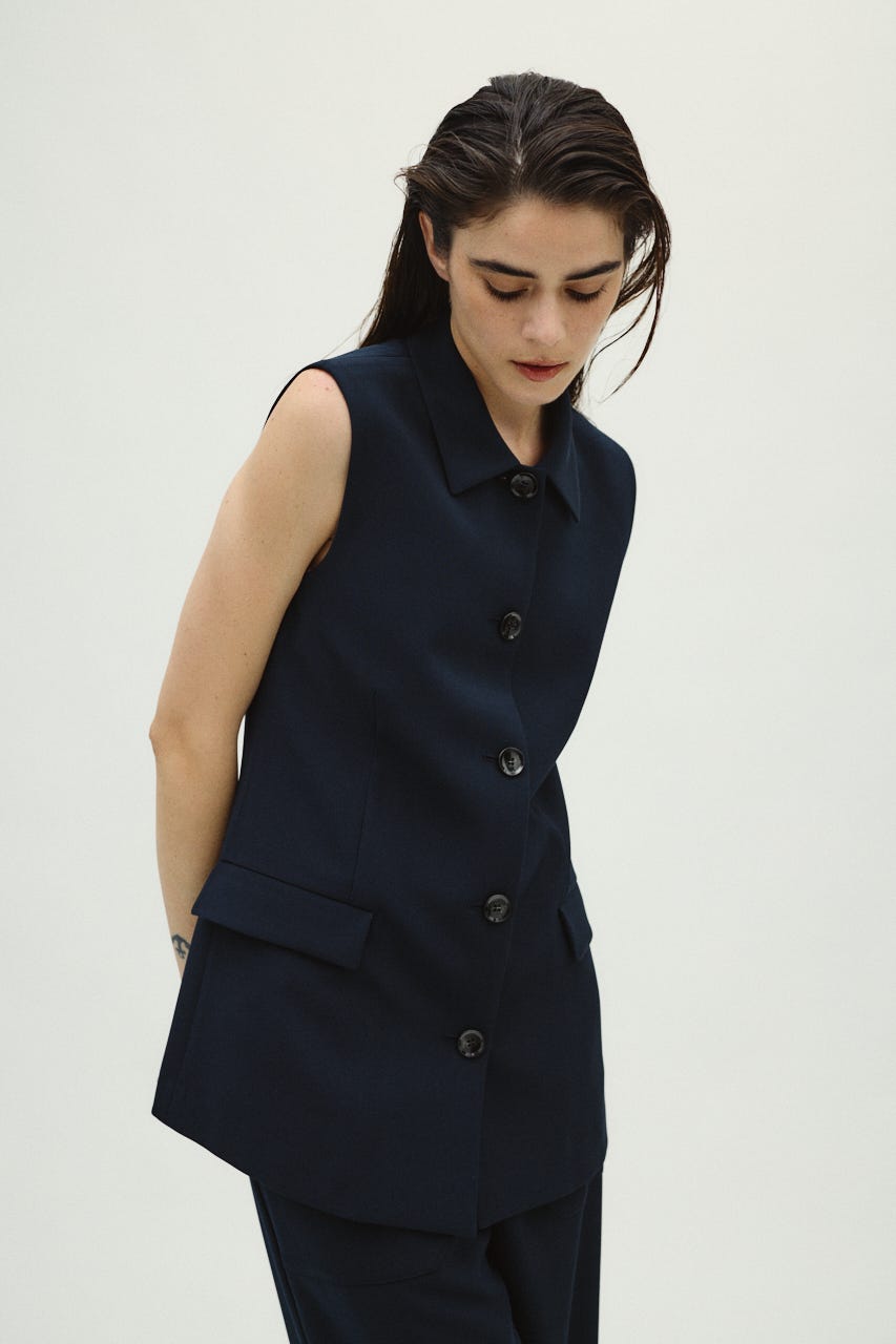 2/4- order start Classy sleeveless tops D/NVY FREE