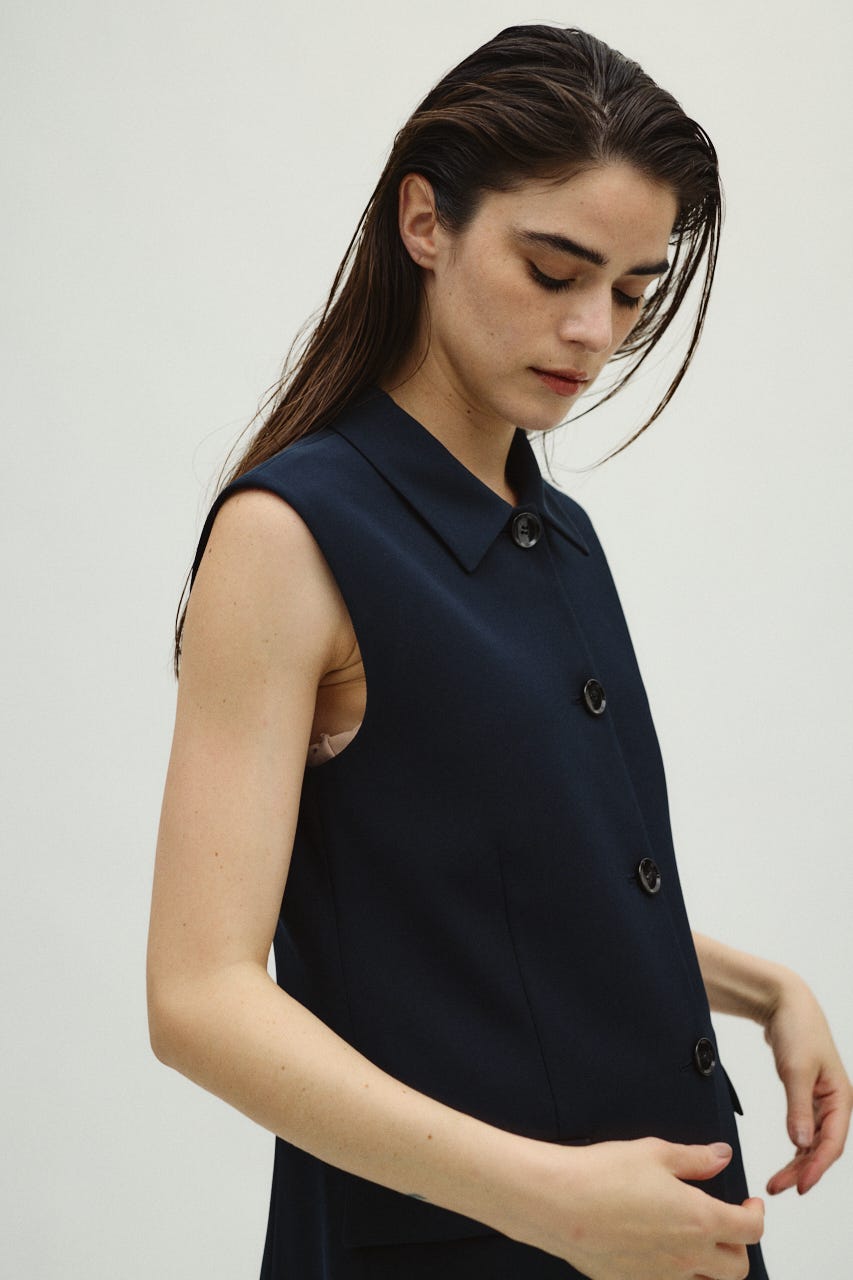 2/4- order start Classy sleeveless tops D/NVY FREE