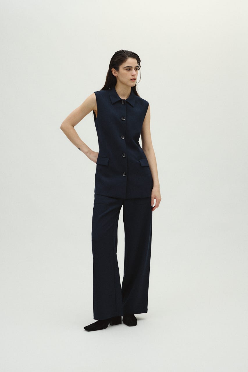 2/4- order start Classy sleeveless tops D/NVY FREE