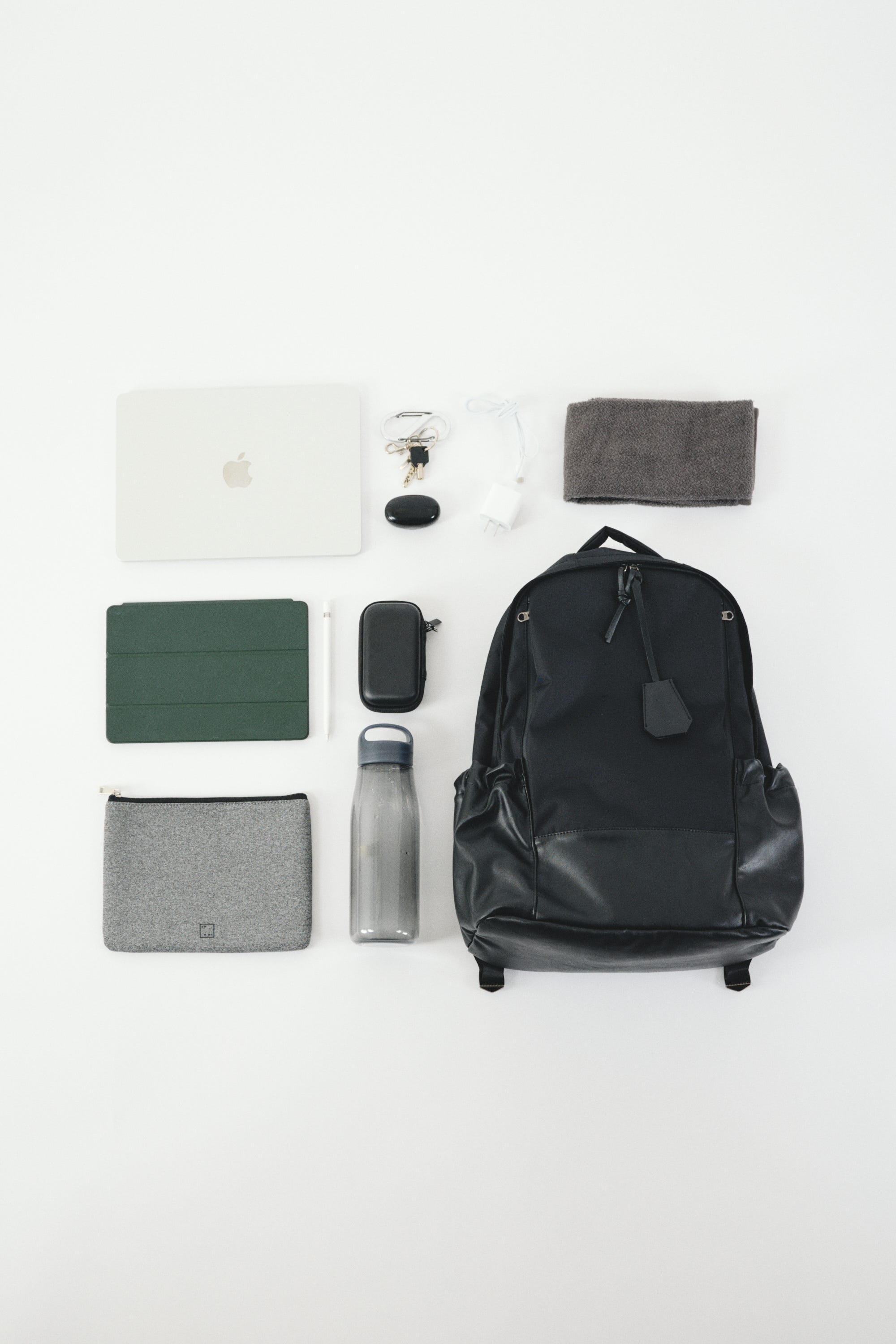 2/4- order start The city backpack BLK FREE