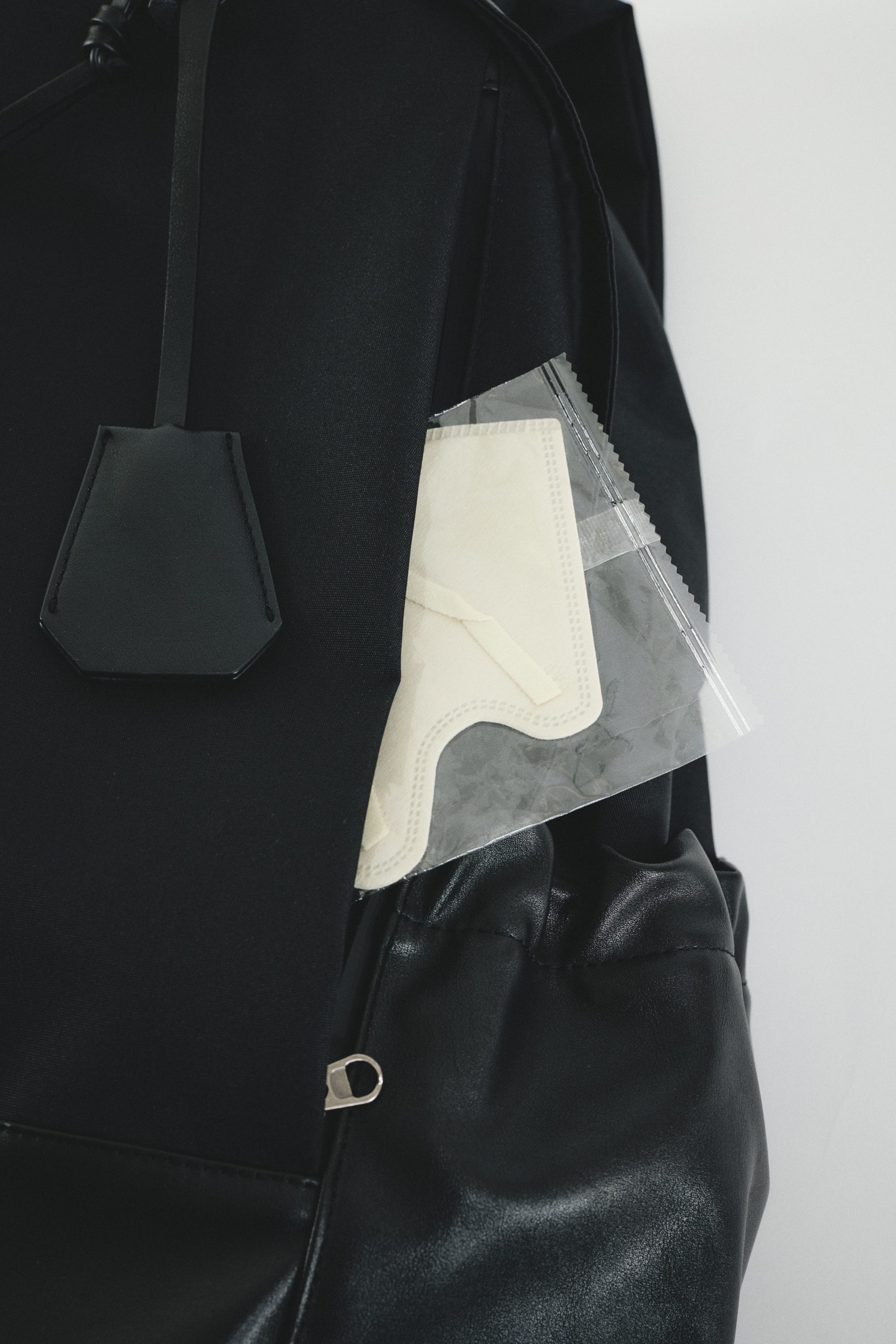 2/4- order start The city backpack BLK FREE