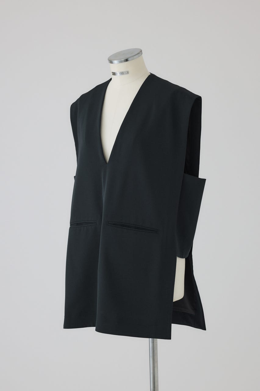2/4- order start Sharp neck cape BLK FREE