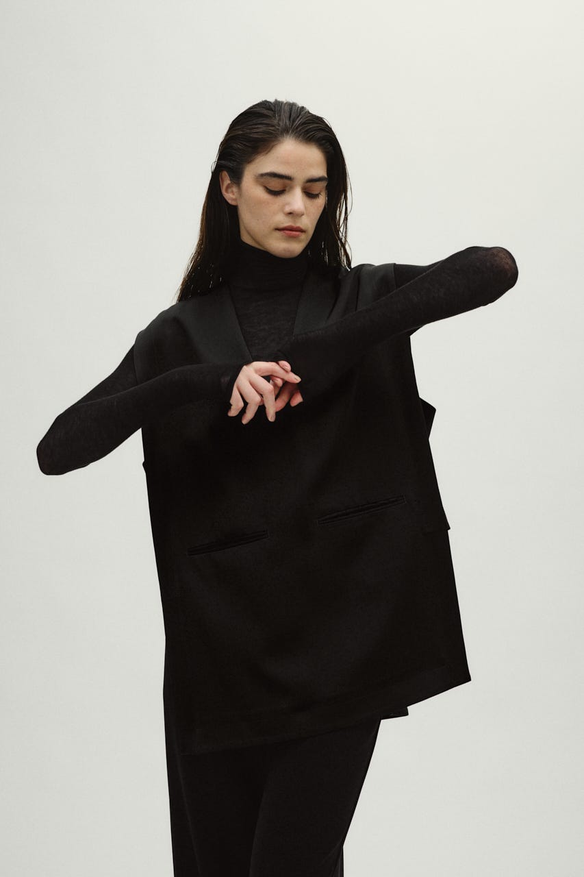 2/4- order start Sharp neck cape BLK FREE