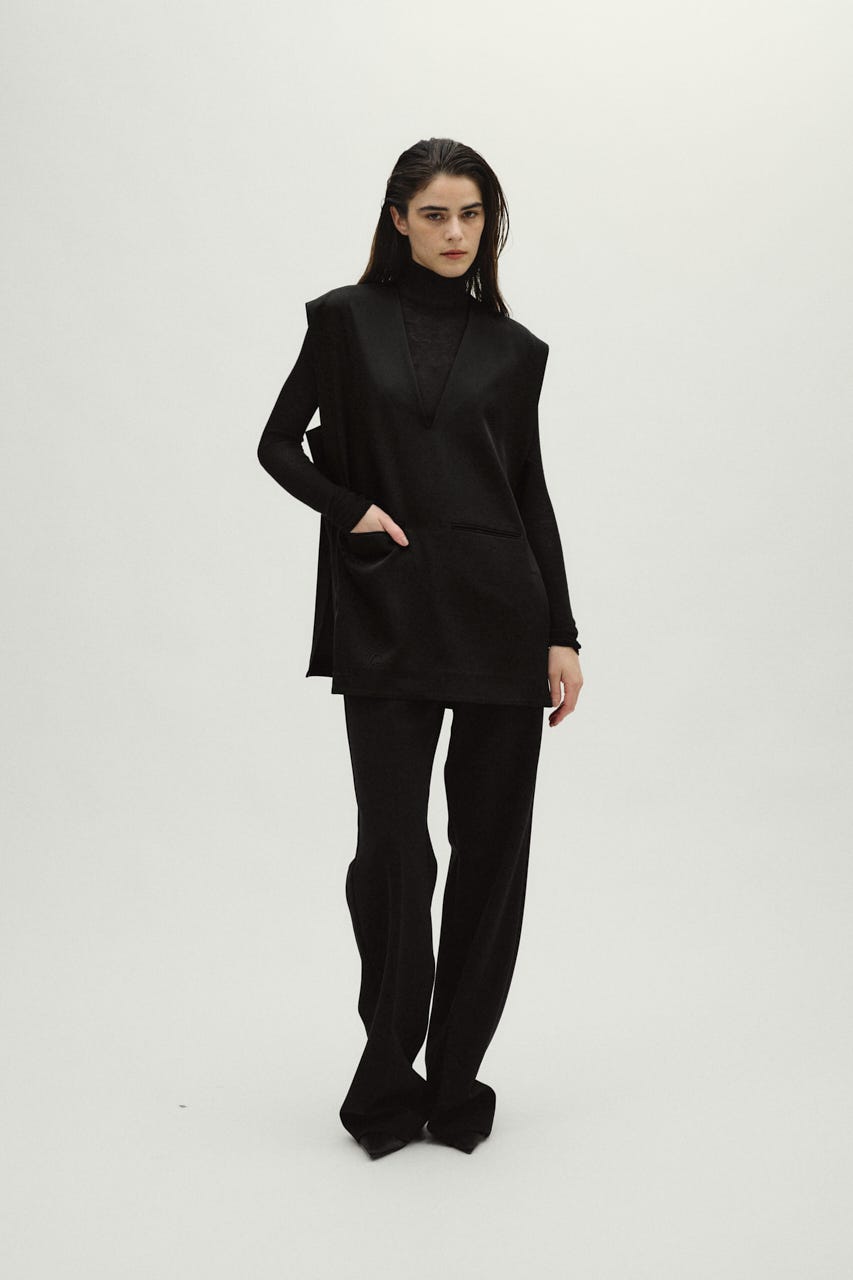 2/4- order start Sharp neck cape BLK FREE