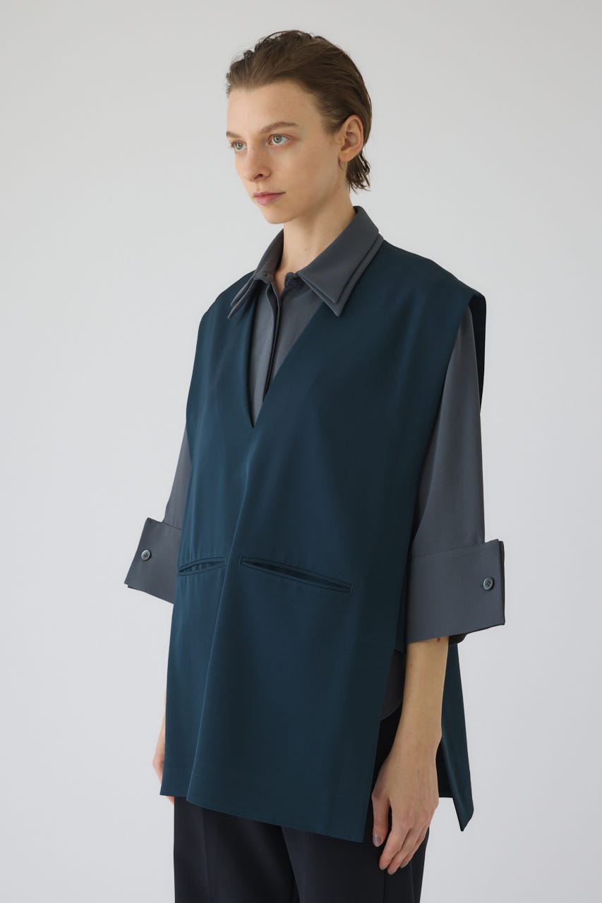 2/4- order start Sharp neck cape D/GRN FREE