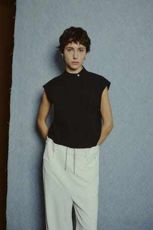 【27SS PRE ORDER】Boxy Curved Sleeve Vest