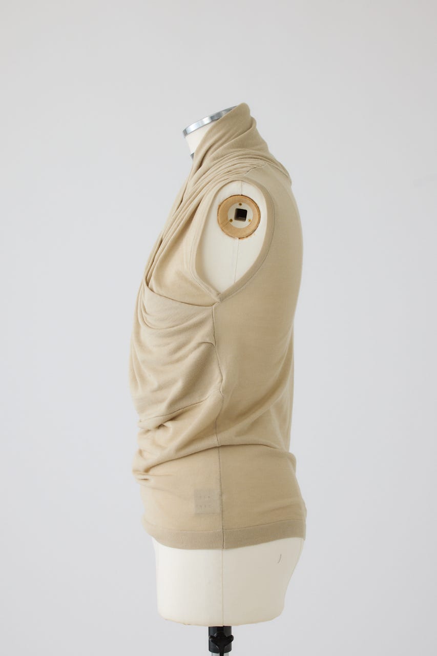 【27SS PRE ORDER】Front-Twist Sleeveless Top L/BEG FREE