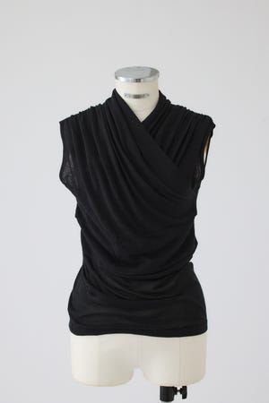【27SS PRE ORDER】Front-Twist Sleeveless Top
