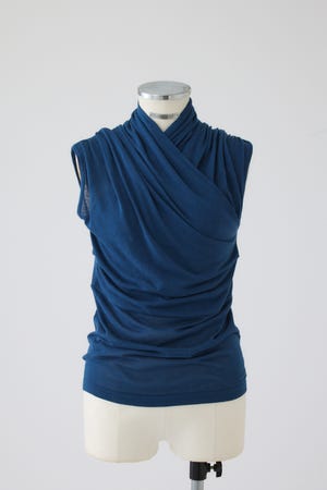 【27SS PRE ORDER】Front-Twist Sleeveless Top