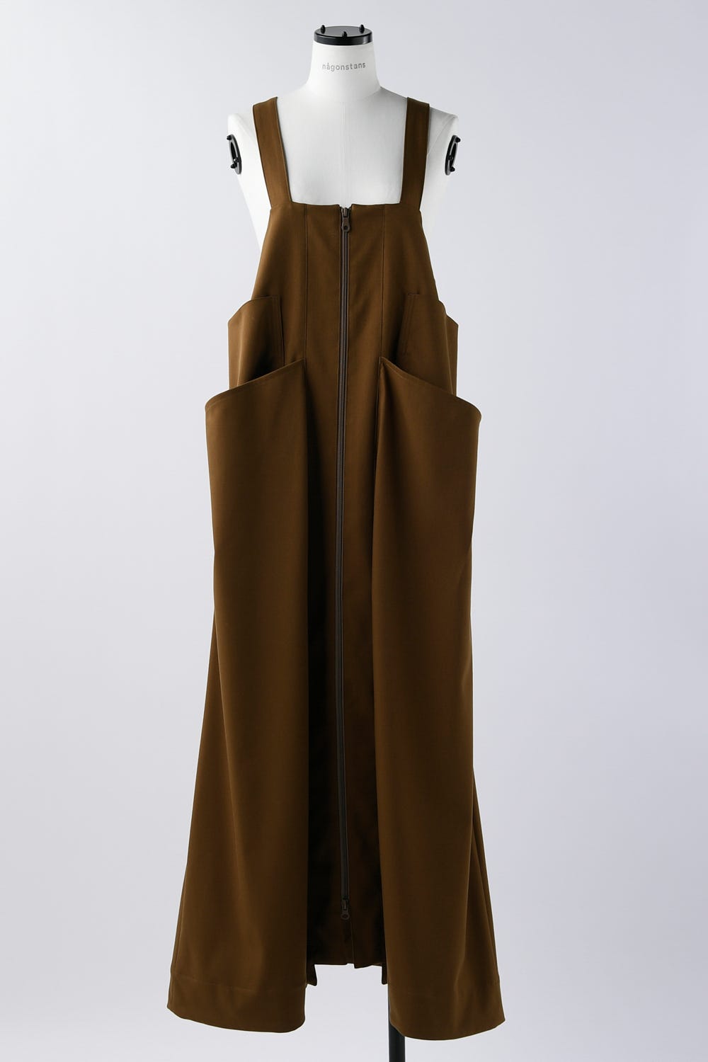 big-pockets strap skirt CAM M