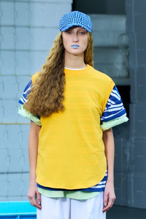 curve-hem t-shirt｜M｜Salt｜cut and sewn｜någonstans