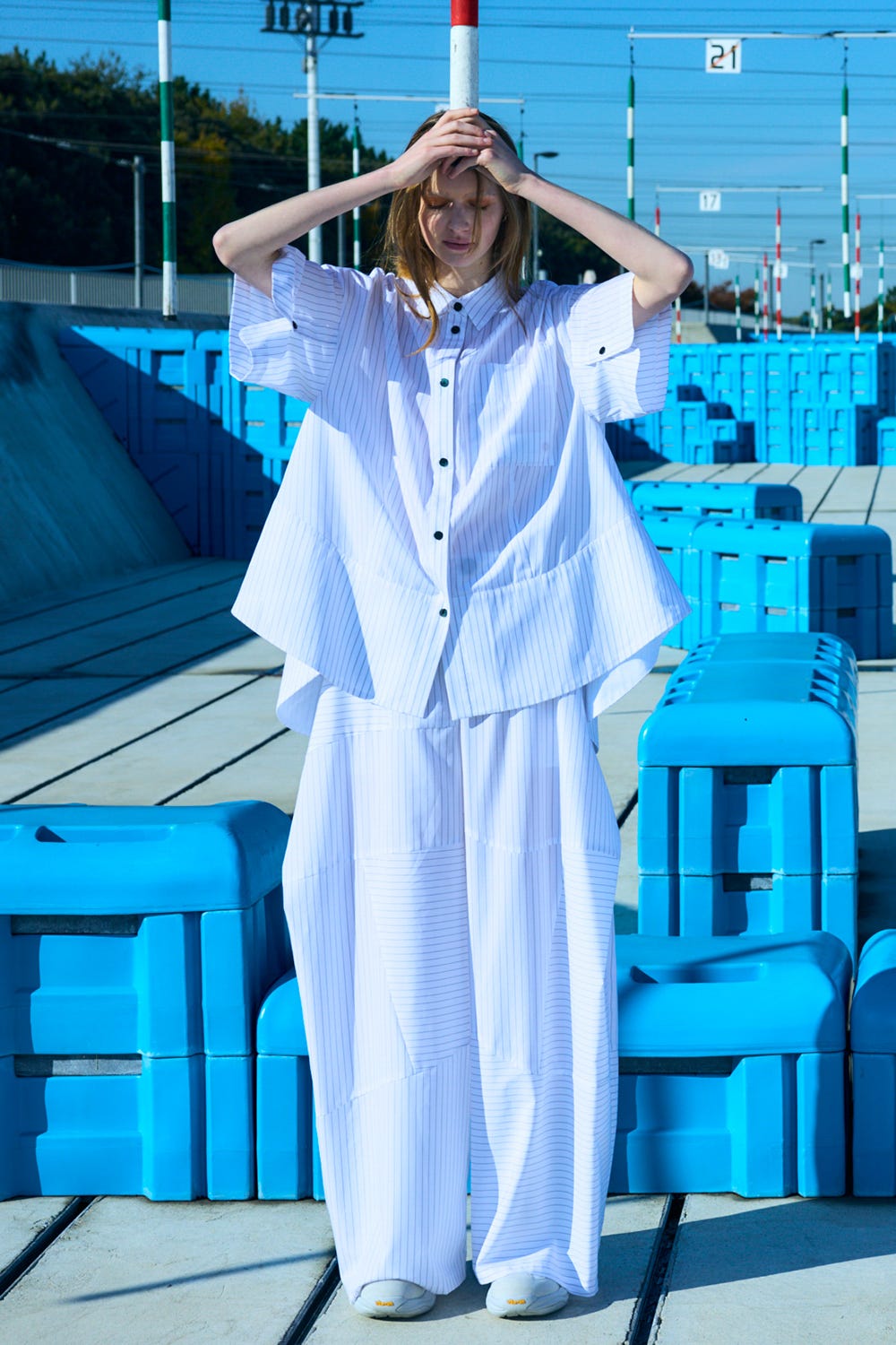 tent line shirt Salt M