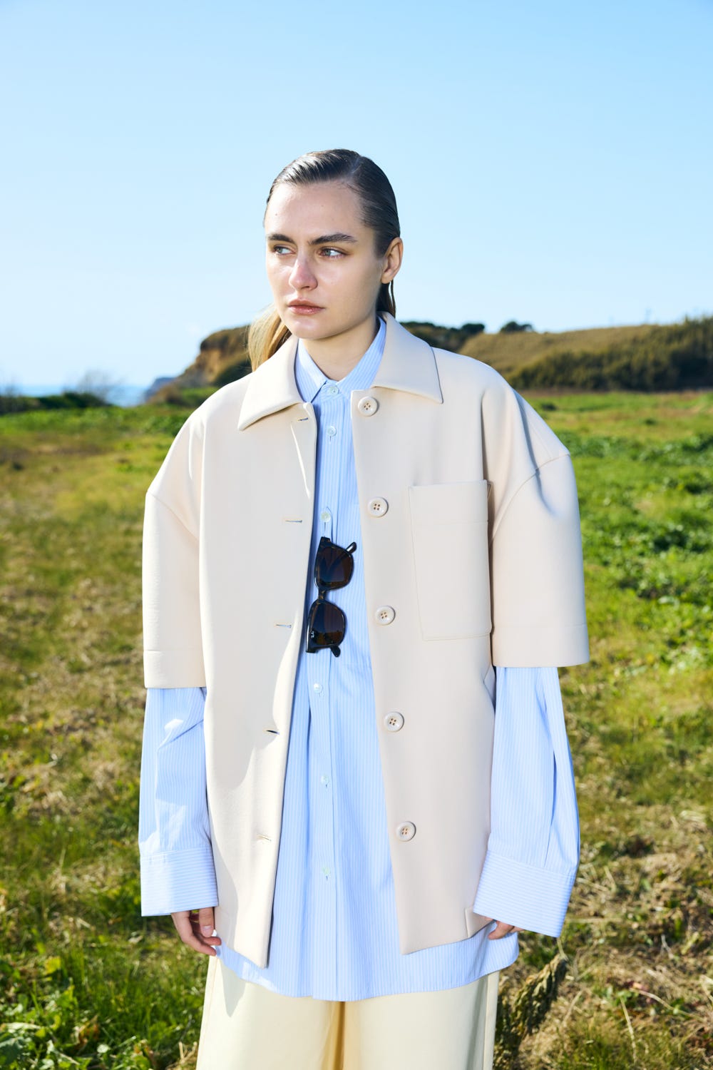 over basic shirt Water M