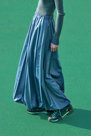 pleats design balloon skirt