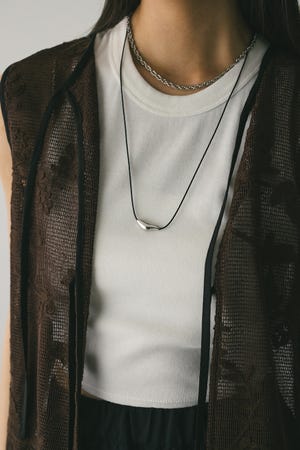 マルチウェイコードネックレス