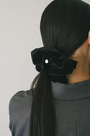 ベロアボリュームシュシュ