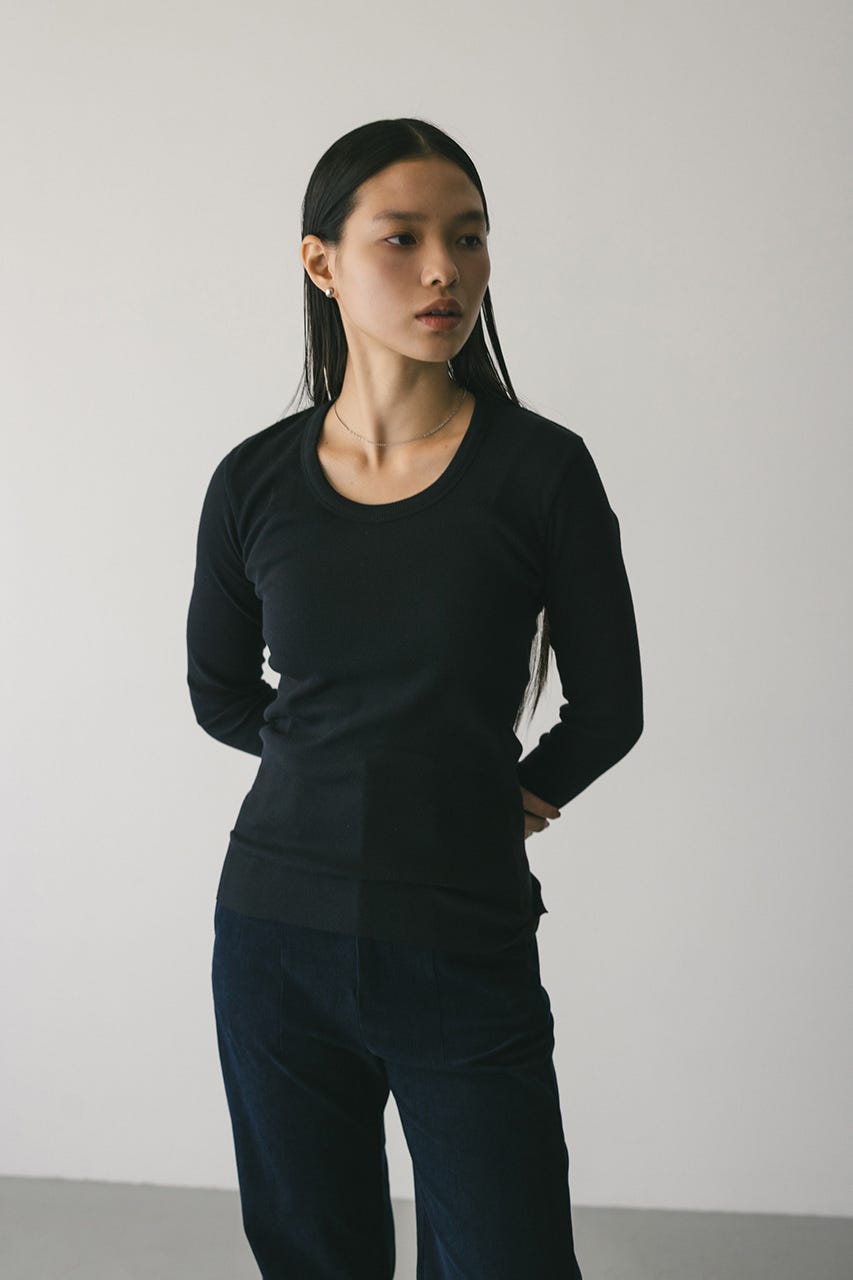 ラウンドネックロンT BLK FREE