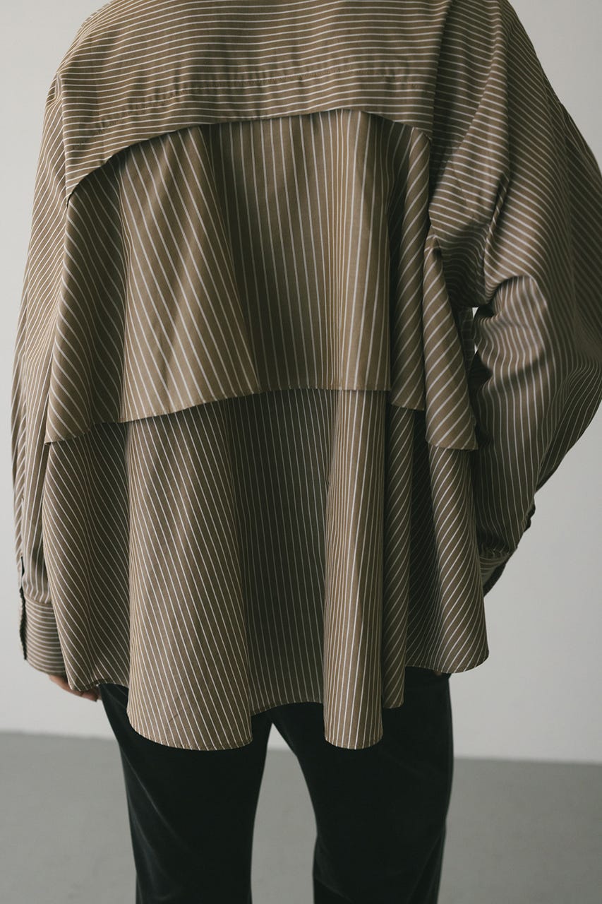 ティアードフリルシャツ 柄BEG FREE