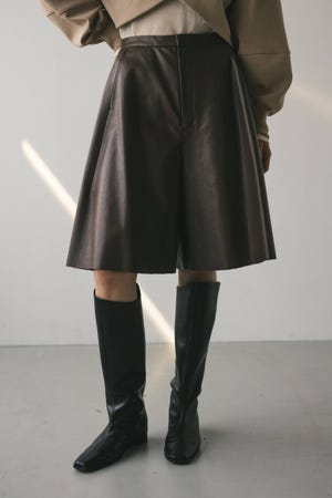フェイクレザーハーフパンツ