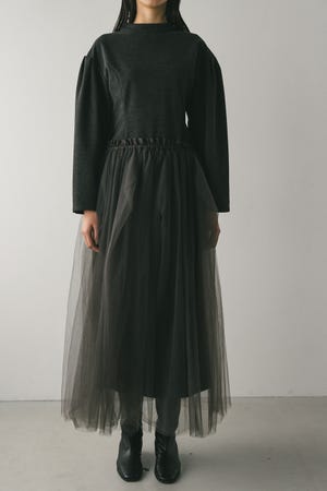 ショルダータックフォルムワンピース