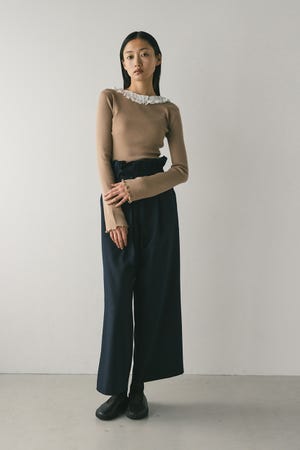 バックオープンフリルニットトップ