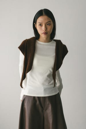 フィンガーホールクルーネックニット