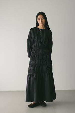 シャーリングフォルムワンピース