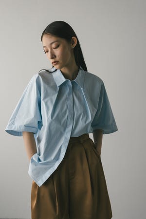 ドルマンハーフスリーブシャツ
