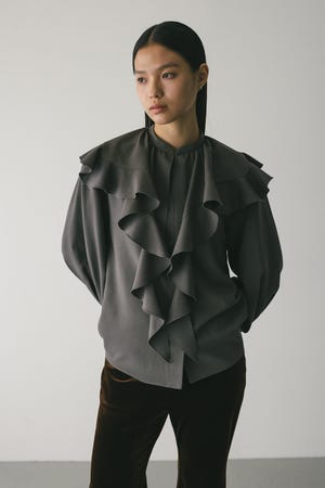 ラッフルカラーシャツ