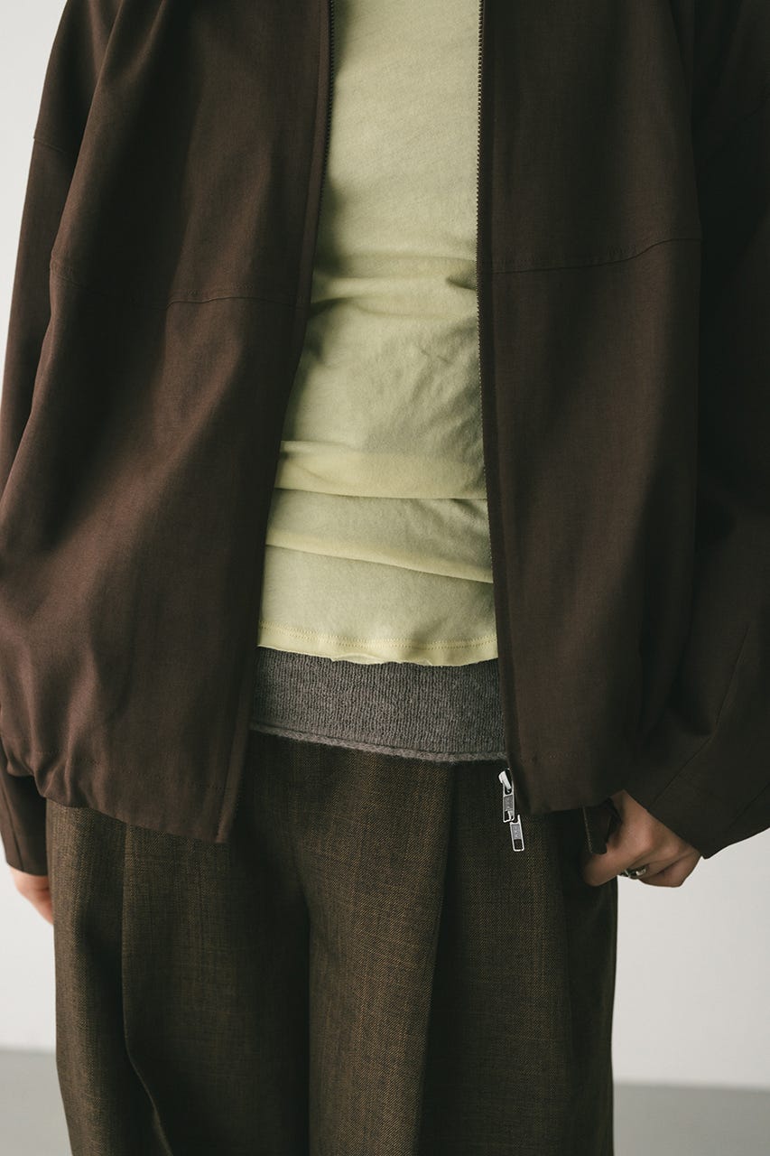 カーブフォルムライトブルゾン BRN FREE